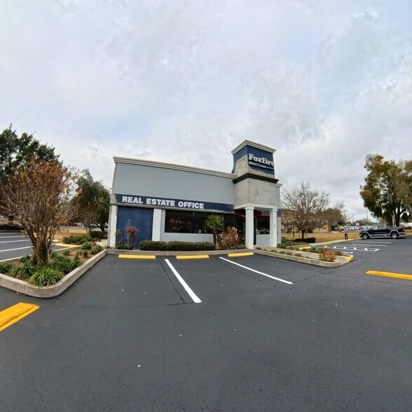 More Photos Of 126 N Us-27/441, Lady Lake Office For Lease