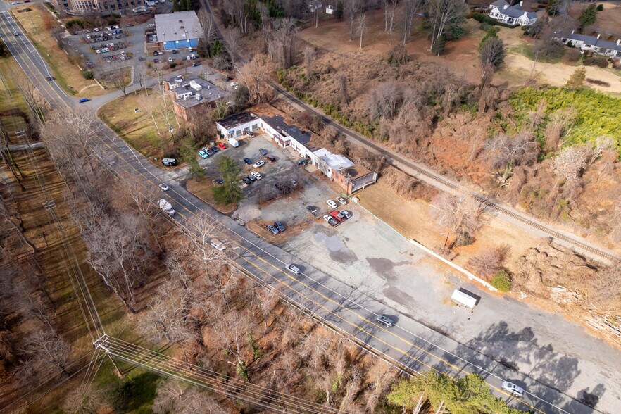 More Photos Of 2845 Ivy Rd, Charlottesville Service For Sale