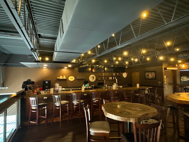 More Photos Of 201 E Center St, Tarpon Springs Bar For Lease