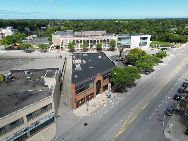 More Photos Of 550 E Main St, Rochester Office For Sale