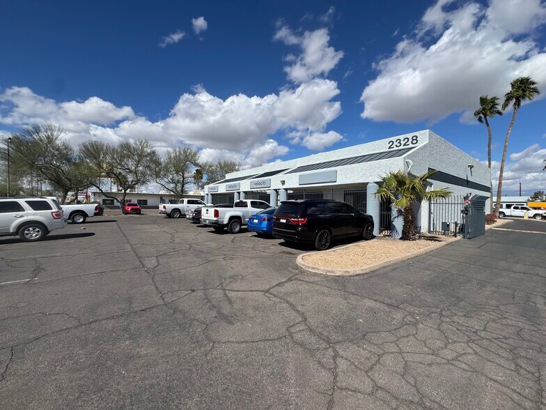 More Photos Of 2328 E Van Buren St, Phoenix Warehouse For Lease