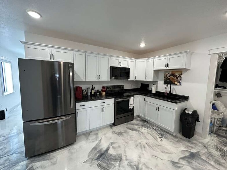 More Photos Of 205 N Fourth St, Lynch Storefront Retail Residential For Sale