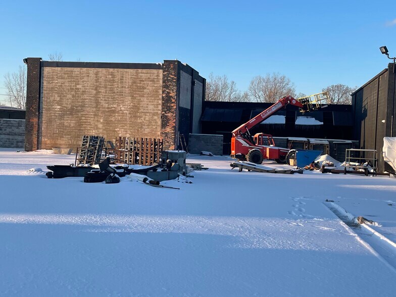 More Photos Of 20263 Hoover St, Detroit Warehouse For Sale