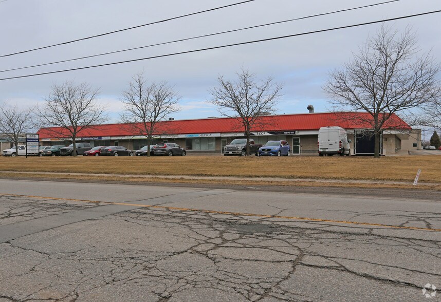 More Photos Of 889 Barton St, Hamilton Warehouse For Lease