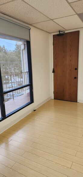 More Photos Of 28025 Dorothy Dr, Agoura Hills Office For Lease