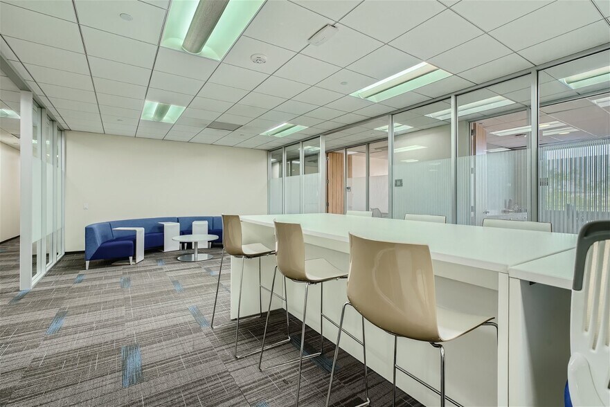 More Photos Of 1310 Rankin Rd, Houston Office For Lease