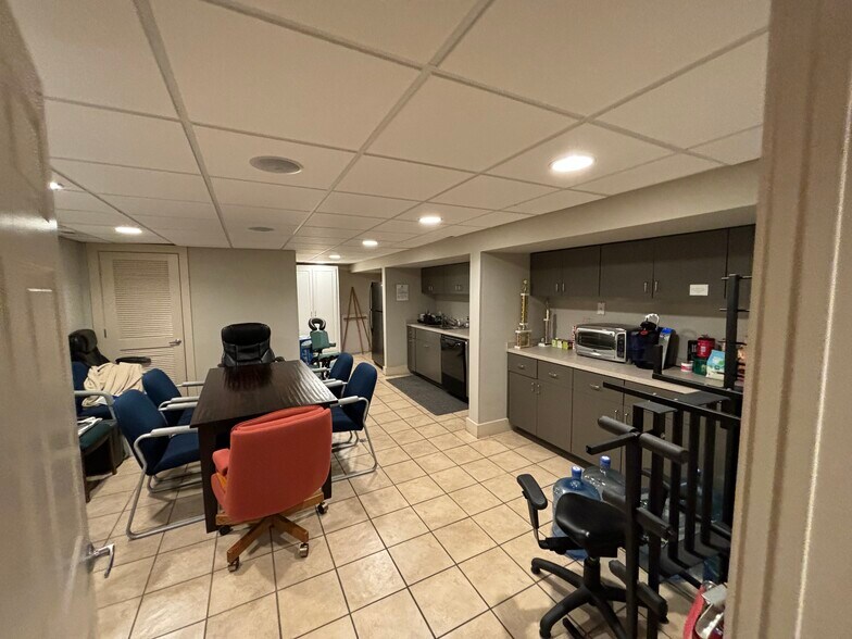 More Photos Of 147 Chenoweth Ln, Louisville Medical For Lease