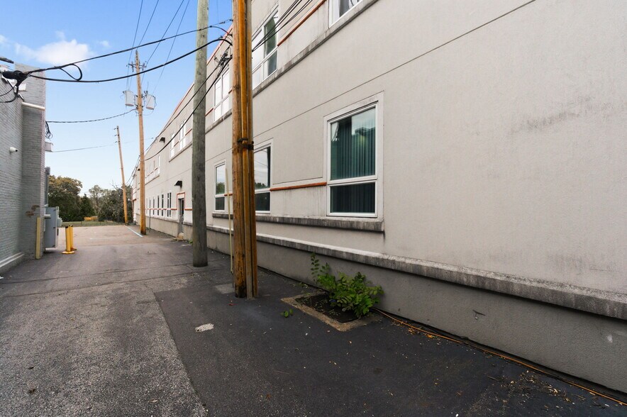 More Photos Of 910 Gilpin Ave, Wilmington Medical For Sale