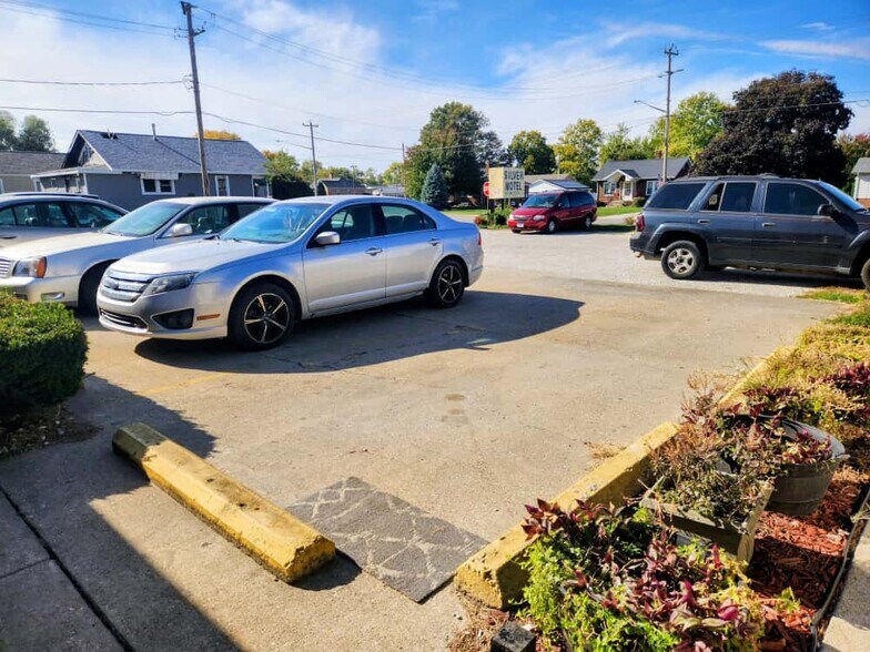 More Photos Of 317 S State St, Westville Hotel For Sale