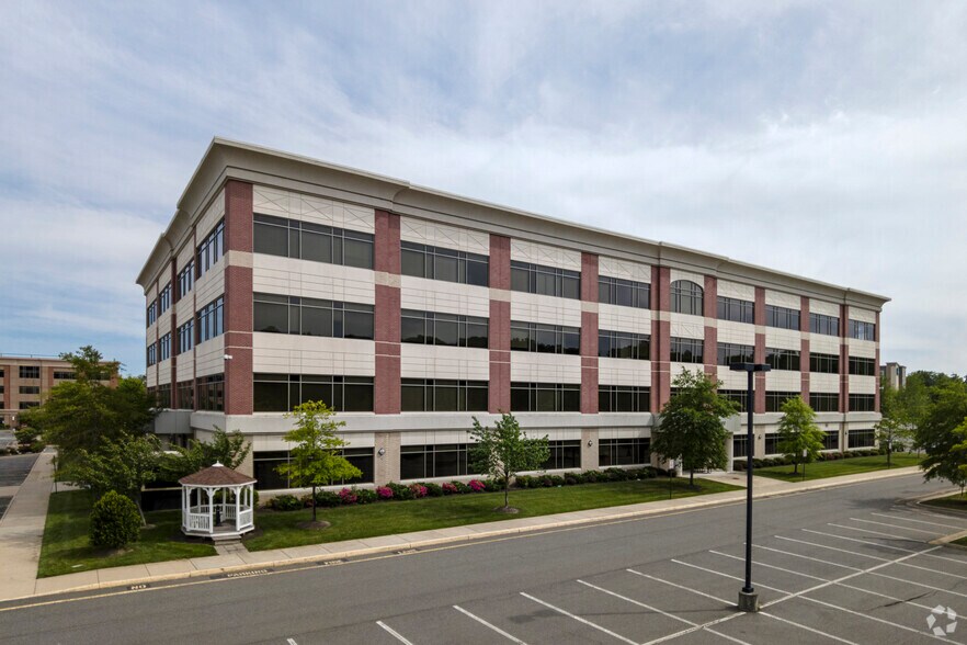 More Photos Of 925 Corporate Dr, Stafford Unknown For Sale