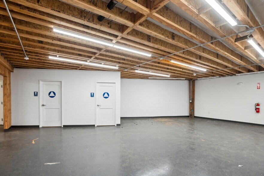 More Photos Of 1000 Calcot Pl, Oakland Warehouse For Sale