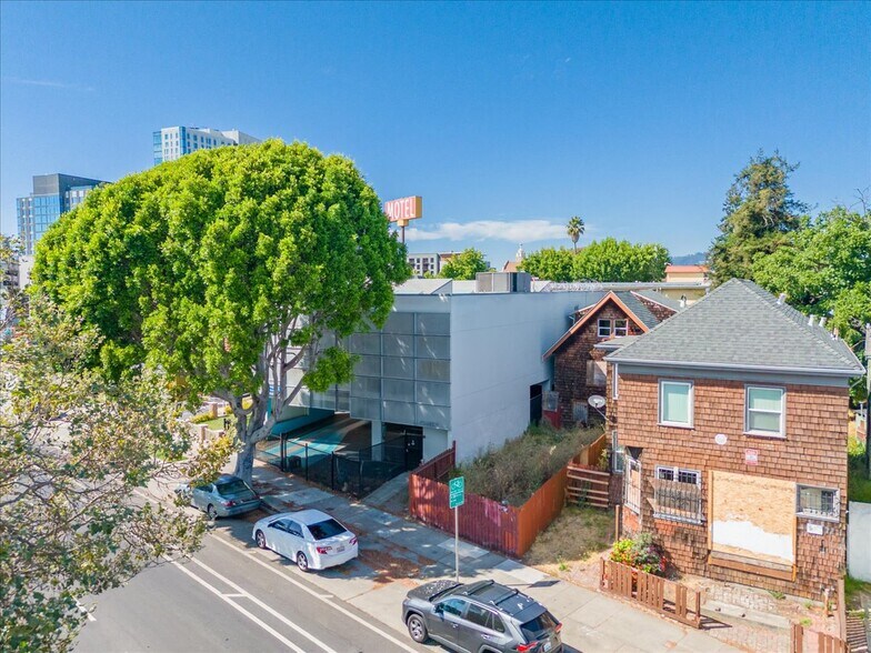 More Photos Of 482 W MacArthur Blvd, Oakland Medical For Sale