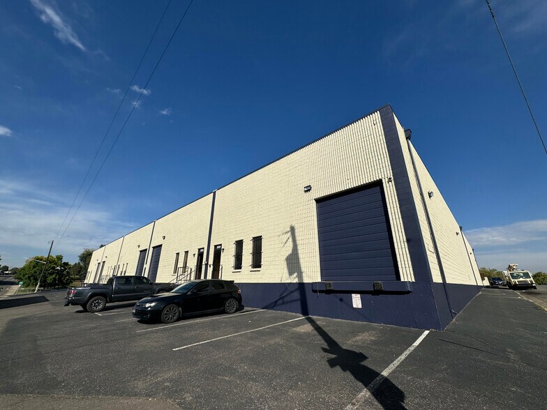 Primary Photo Of 2610-2628 S Zuni St, Englewood Warehouse For Lease