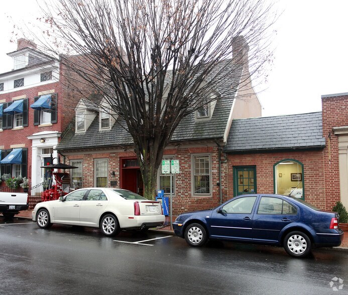 More Photos Of 39 Culpeper St, Warrenton Office For Lease