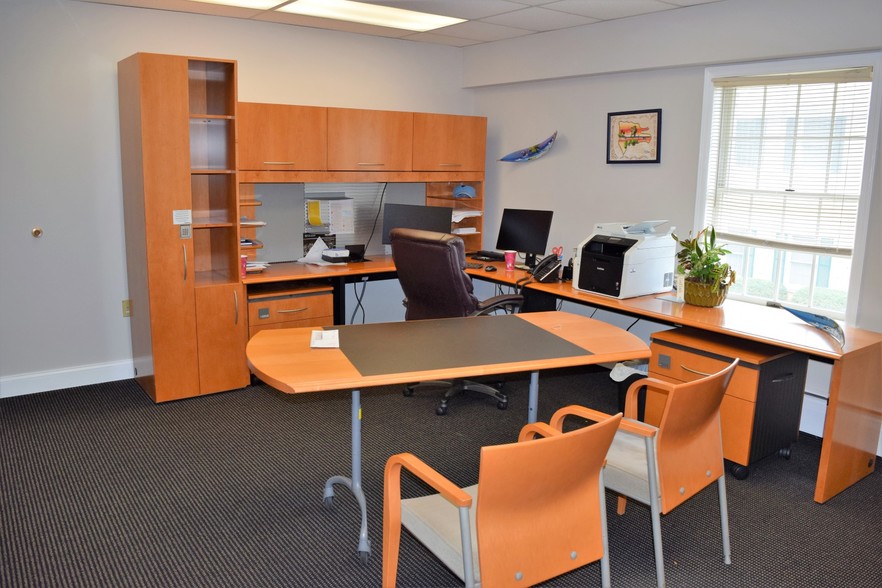 More Photos Of 776 Mountain Blvd, Watchung Office For Sale