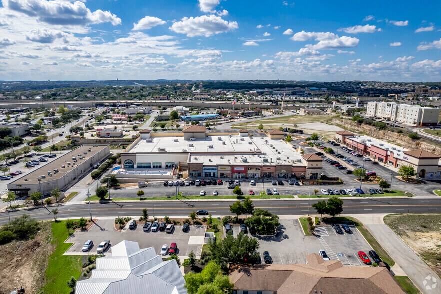 More Photos Of 21044 N US-281 Hwy, San Antonio Unknown For Lease