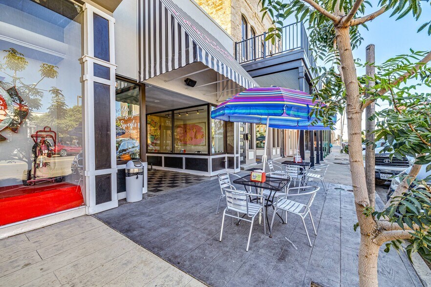 More Photos Of 17 W Beauregard Ave, San Angelo General Retail For Sale