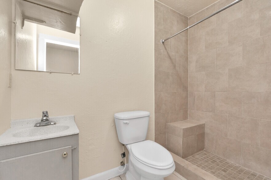 More Photos Of 409 Austin Rd, Conroe Apartments For Sale