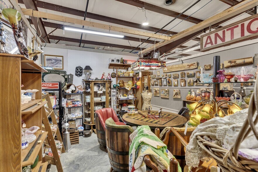 More Photos Of 2120 Old Highway 431 S, Greenbrier Freestanding For Sale