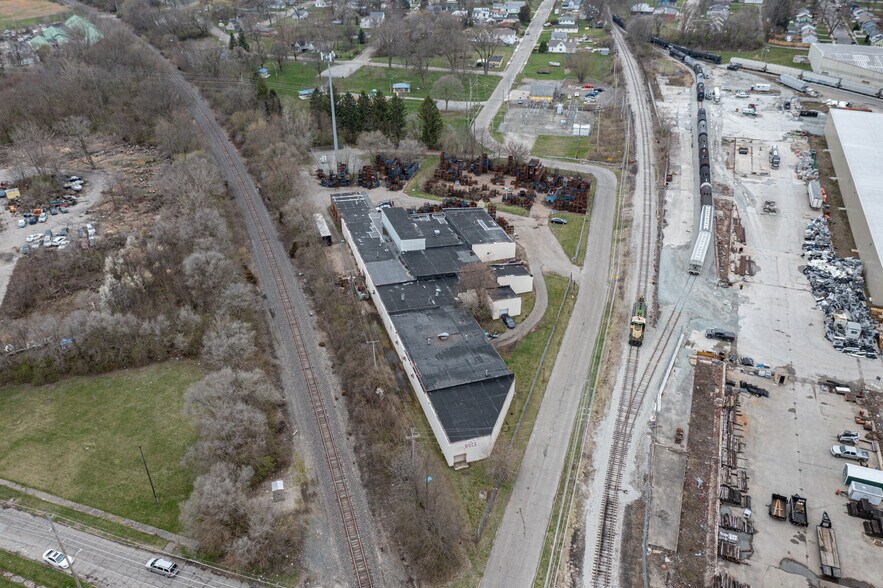 More Photos Of 1315 W 18th St, Anderson Warehouse For Lease