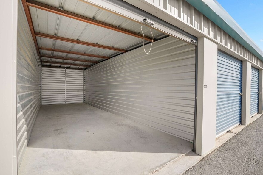 More Photos Of 14150 Pebble Hills Blvd, El Paso Self Storage For Sale