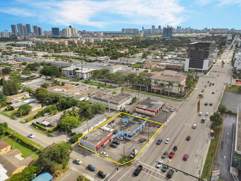 More Photos Of 1010 N Federal Hwy, Hallandale Beach Service For Sale