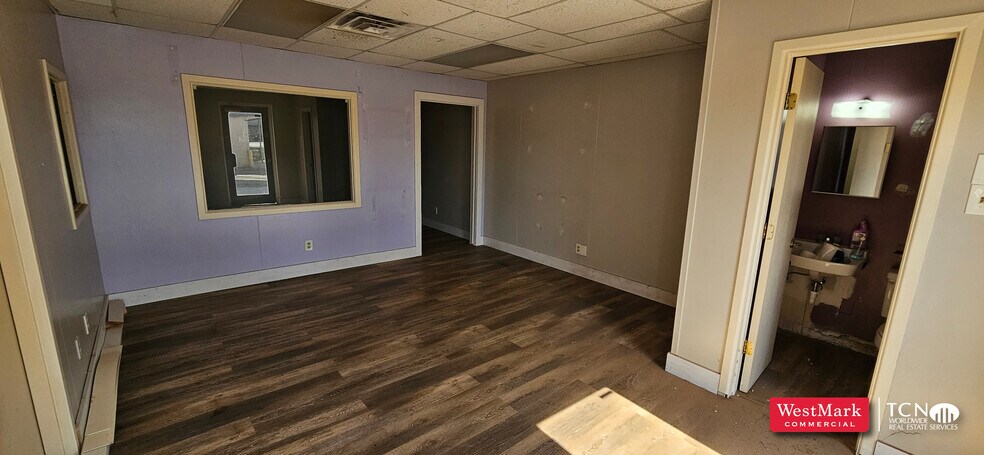 More Photos Of 5124 69th St, Lubbock Office For Lease