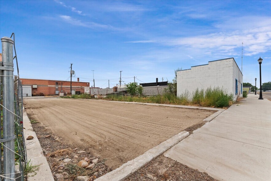 Primary Photo Of 18 E Owyhee Ave, Homedale Land For Sale