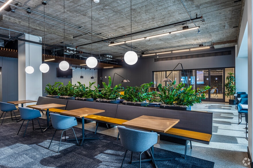 More Photos Of 2345 Grand Blvd, Kansas City Office For Sale