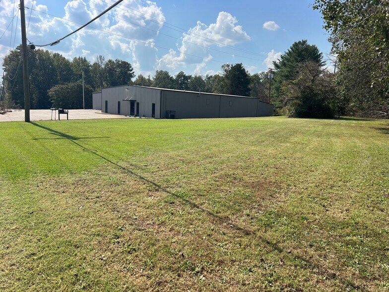 More Photos Of 585 Old Georgia Rd, Moore Warehouse For Lease