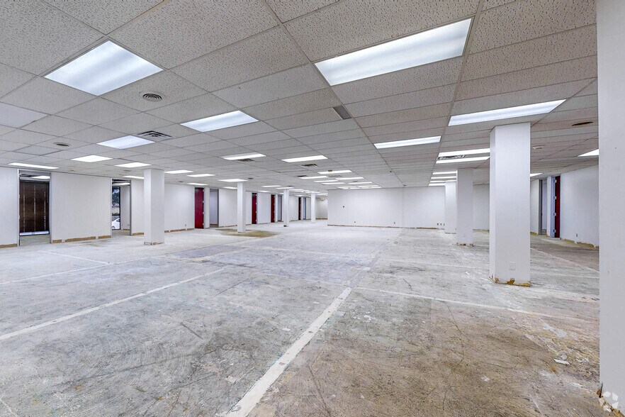 More Photos Of 2655 Villa Creek Dr, Dallas Office For Lease