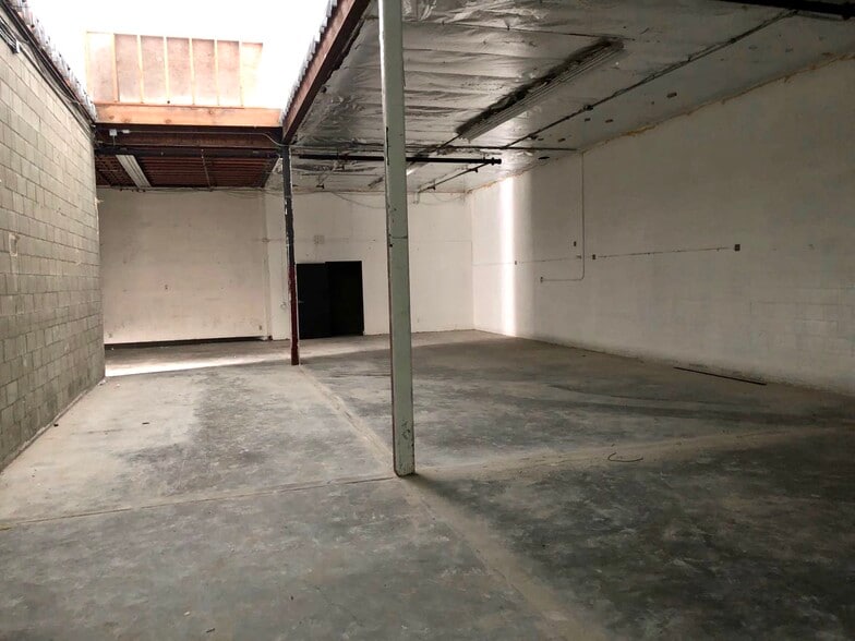 More Photos Of 911 W C St, Wilmington Warehouse For Lease