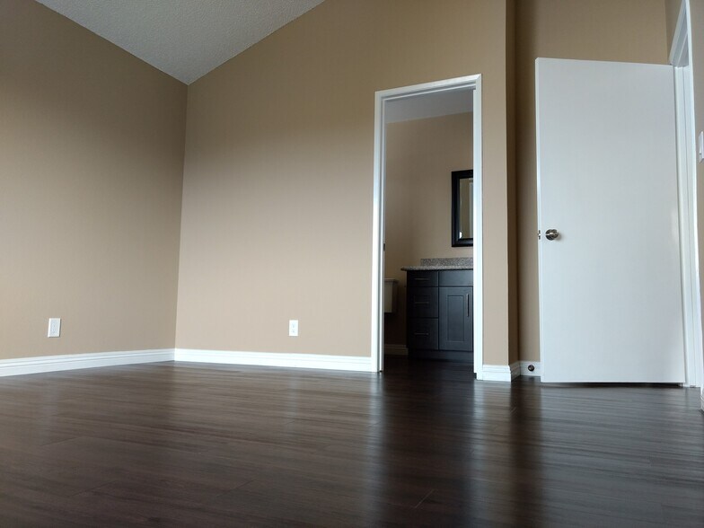 More Photos Of 16015 Halldale Ave, Gardena Multifamily For Sale