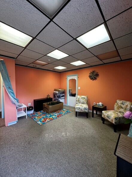 More Photos Of 910 Middle Country Rd, Selden Office For Lease