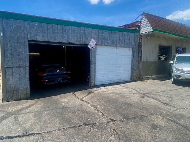 More Photos Of 1001 Memorial Blvd, Martinsville Freestanding For Sale