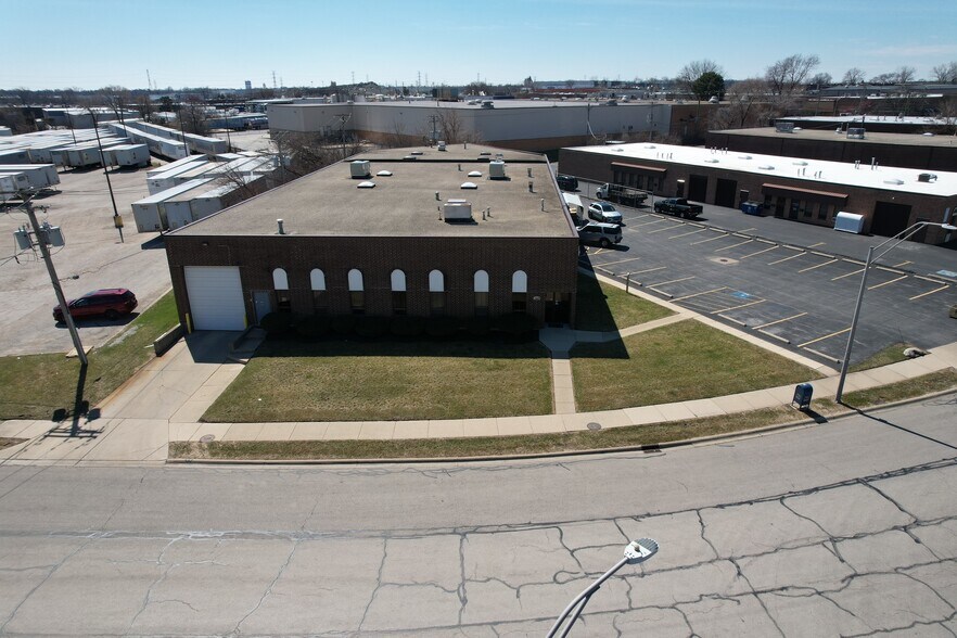 More Photos Of 1229 Capitol Dr, Addison Distribution For Sale