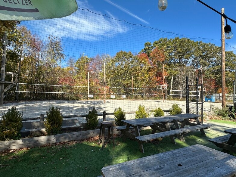 More Photos Of 443 Worcester Rd, Charlton Restaurant For Sale