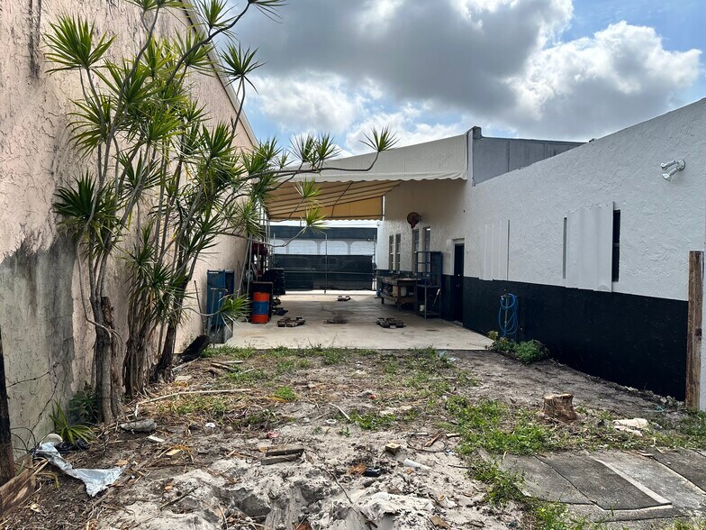 More Photos Of 2304 SW 60th Way, Miramar Auto Repair For Lease