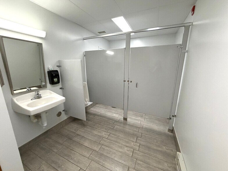 More Photos Of 22 S 2nd St, Emmaus Loft Creative Space For Lease