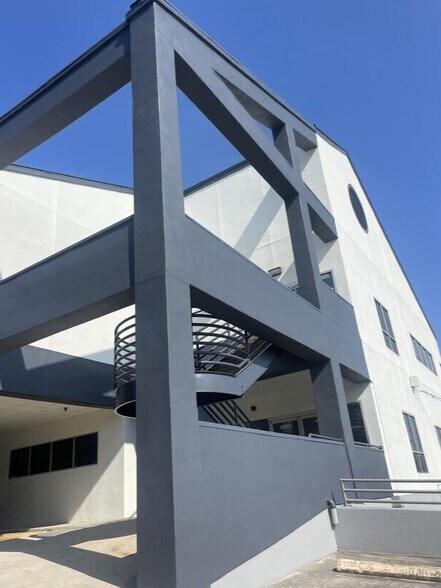 More Photos Of 12501 Judson Rd, San Antonio Medical For Lease