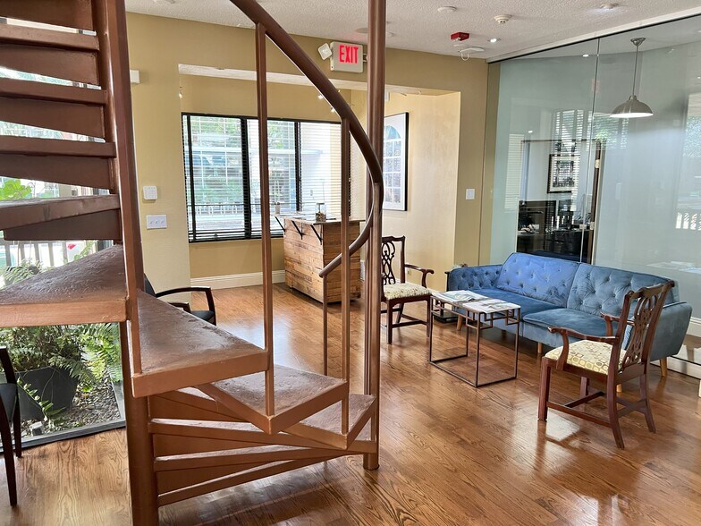 More Photos Of 350 E Pine St, Orlando Coworking Space