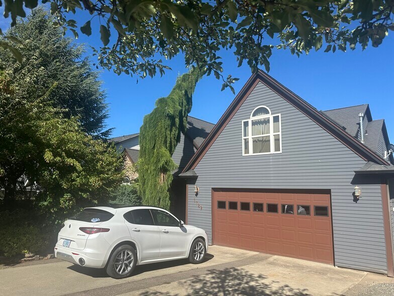 More Photos Of 1749 22nd St, Hood River Specialty For Sale