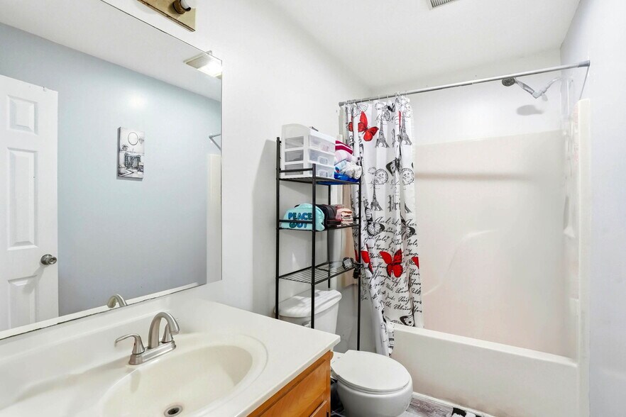 More Photos Of 8703 Highway 19 E, Roan Mountain Apartments For Sale