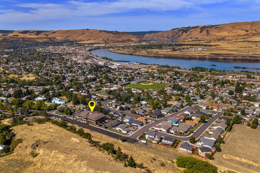 More Photos Of 1935 E 19th St, The Dalles Medical For Lease