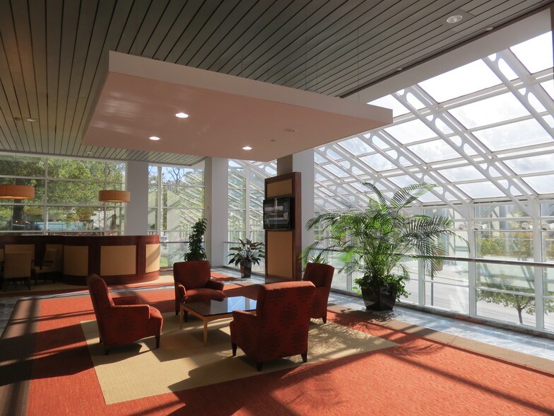 More Photos Of 1201 Main St, Columbia Office For Lease