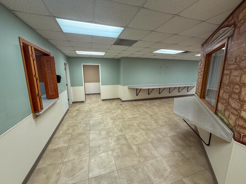 More Photos Of 3139 41st St NW, Rochester Office For Sale