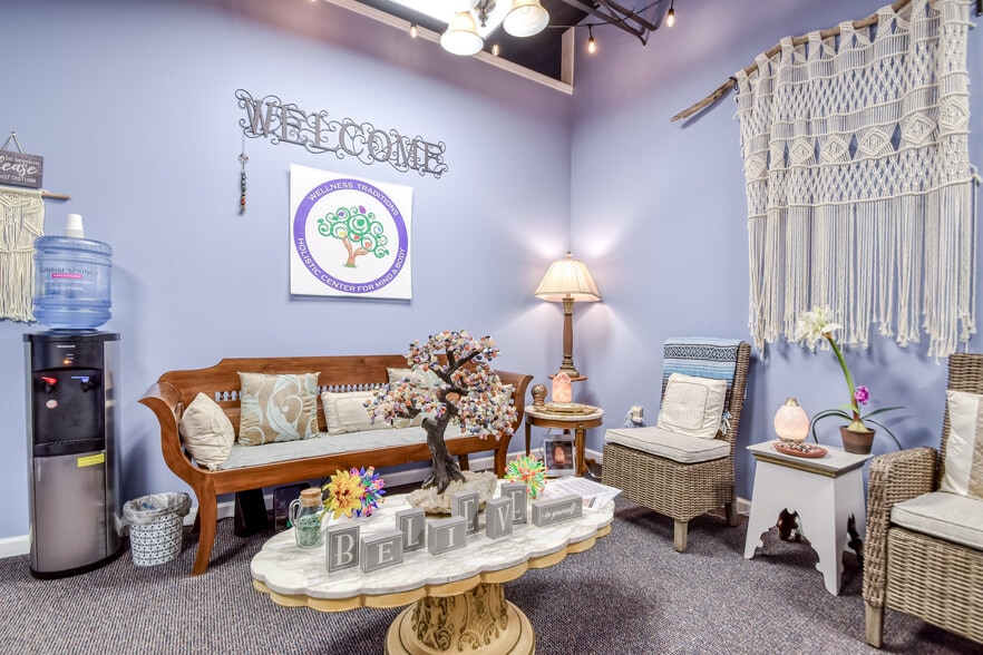 More Photos Of 1366 E 346th St, Eastlake Restaurant For Sale