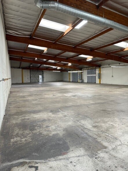 More Photos Of 7900-7910 Clybourn Ave, Sun Valley Manufacturing For Lease