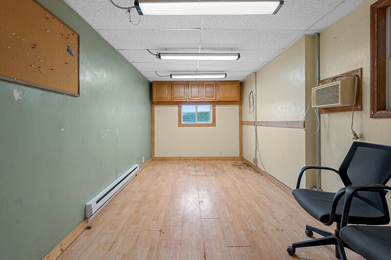 More Photos Of N5367 Mayflower Rd, Shiocton Office For Sale