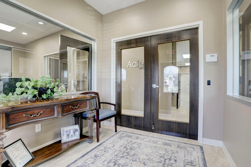 More Photos Of 12234 Shadow Creek Pky, Pearland Medical For Sale